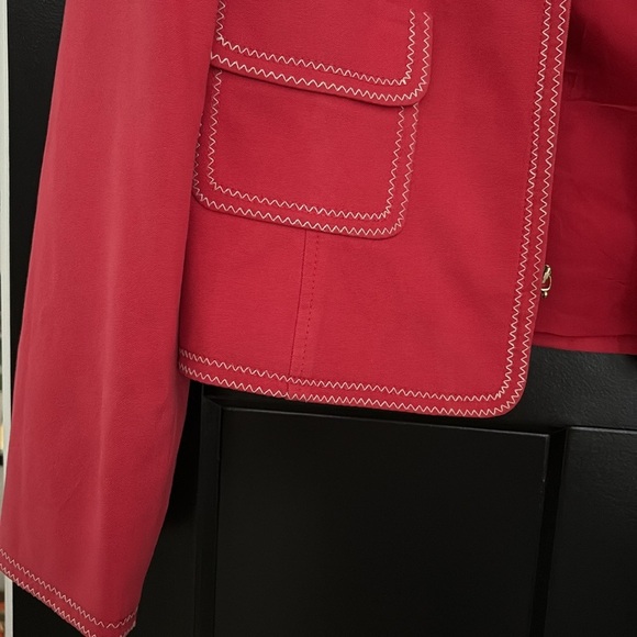 Carlisle Vintage Vibrant Red Blazer w/Front Zipper & Pockets. 98% Cotton. Size 6 - Picture 3 of 13